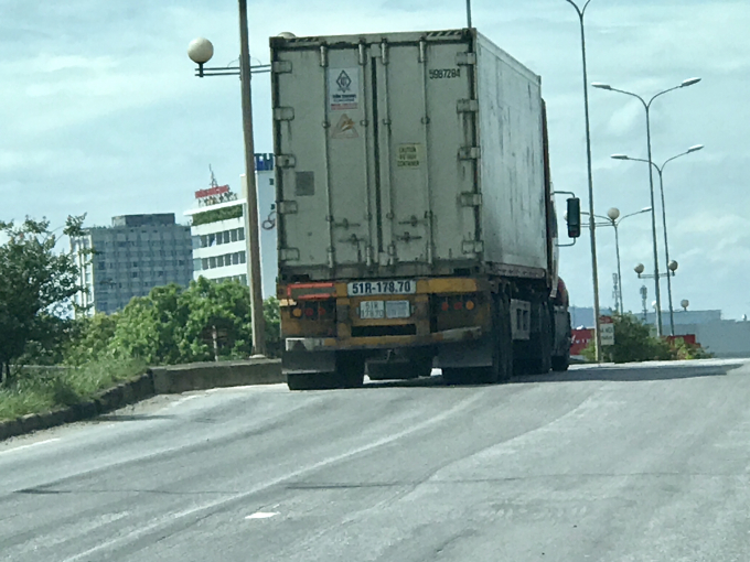 6407F7EC-72E2-40B8-A97E-D4E6C4F8D441.