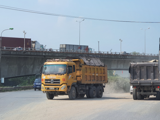 7DDAFBF4-12DB-4000-A6FA-4E400BA0A58A.