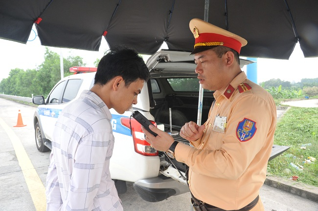 203D2CEF-83ED-4D32-B240-FF08A7259E67.