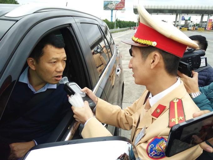 83FFE6A2-81F3-4514-98A9-C12F23E8B971.