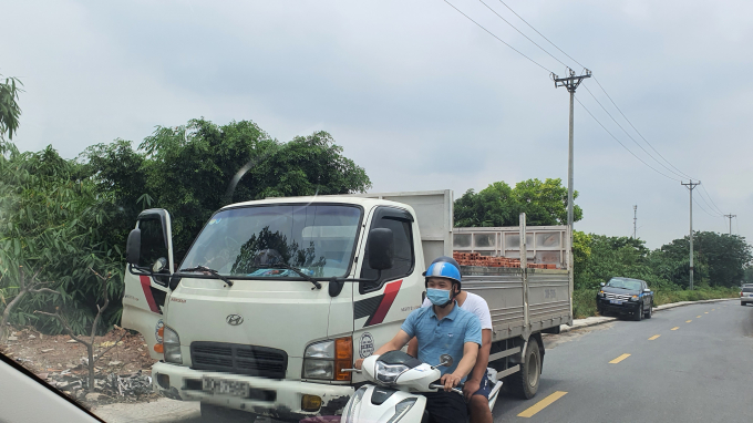 PicsArt_06-16-11.11.12