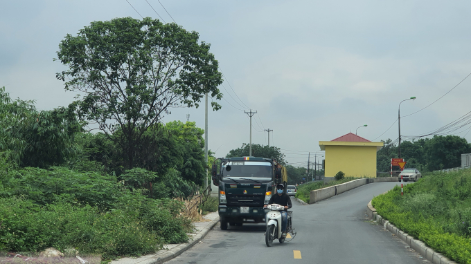 PicsArt_06-16-11.12.05