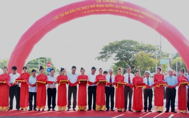BT va TT lanh dao Khanh Hoa Ninh Thuan cat bang