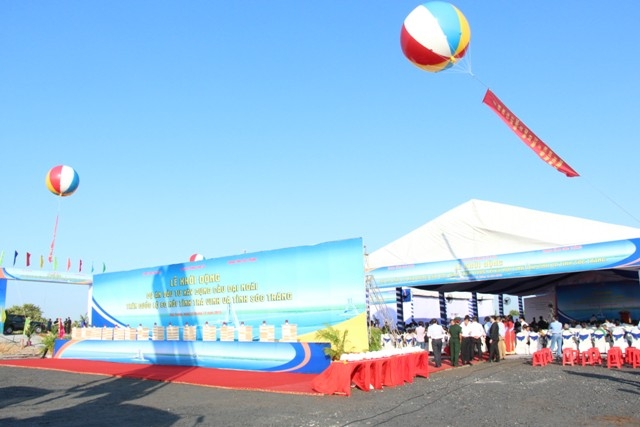 Quang canh khoi dong cau dai Ngai