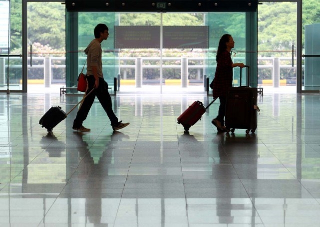 Khách du lịch tại sân bay Changi 