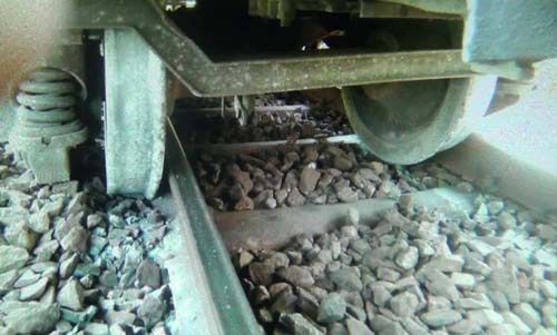 tau-trat-banh-duong-sat-bac-nam-te-liet-gan-12-gio