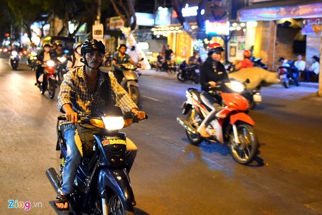 2 'Hiệp sĩ' xe ôm 500 lần bắt cướp ở 