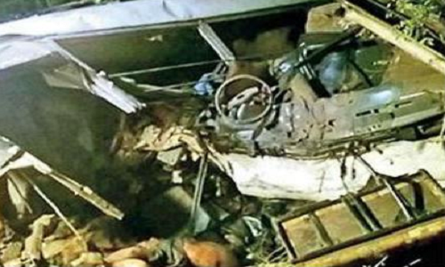 Xe buýt lao xuống vực, ít nhất 30 người chế