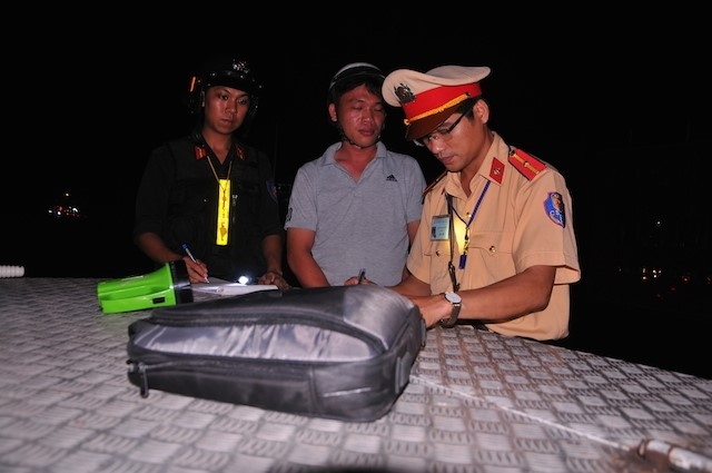 3 ‘Bợm nhậu’ không chịu đo nồng độ cồn