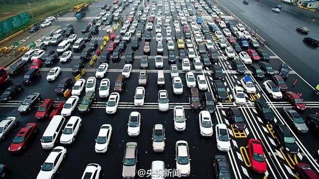 Cầu dây văng 20 làn kẹt cừng trong ngày Quốc khánh