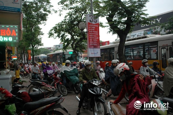 2 Lãnh đạo CSGT Hà Nội hiến kế chống ùn tắc, cấm p