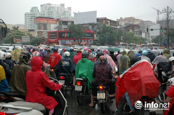 4 Lãnh đạo CSGT Hà Nội hiến kế chống ùn tắc, cấm p