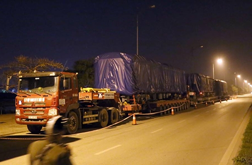 Cấm đường, huy động cần cẩu 250 tấn n