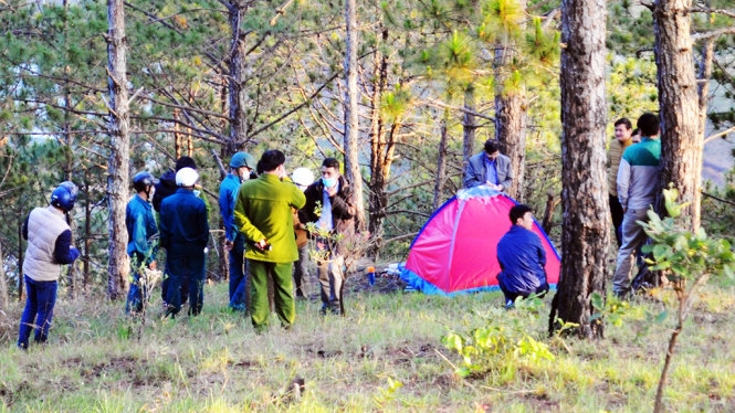 Du khách chết trong lều cắm trại trên nú