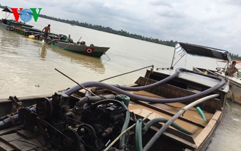 Dừng toàn bộ dự án nạo vét luồng đường thủy