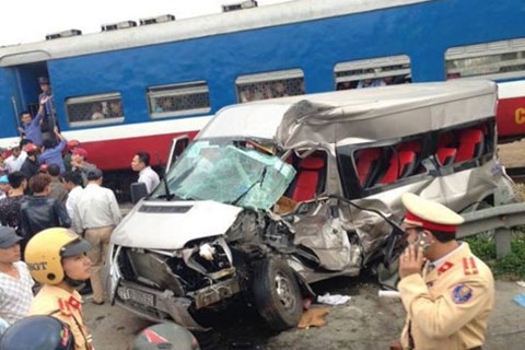 Gấp rút xóa bỏ 385 đường ngang tự phát để giảm tai