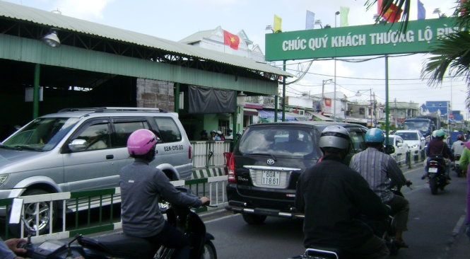 sang-1-5-hanh-khach-nuom-nuop-di-pha-cat-lai-anh-n