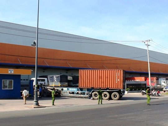 2 Liên tiếp 2 vụ va chạm xe container, 2 người chế