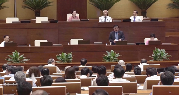 Chất vấn Bộ trưởng Nguyễn Chí Dũng