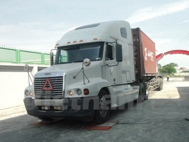 Xe quá tải nhờn thuốc, doanh nghiệp đứng bên bờ vự