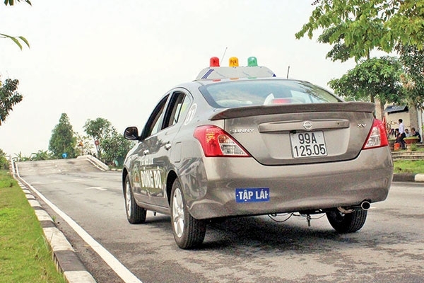 Thi bằng lái xe số tự động