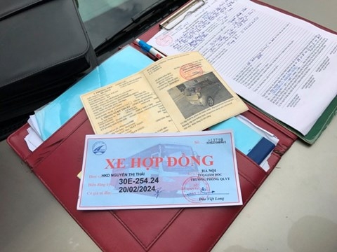 Hà Nội mạnh tay xử lý xe hợp đồng không phù hiệu t