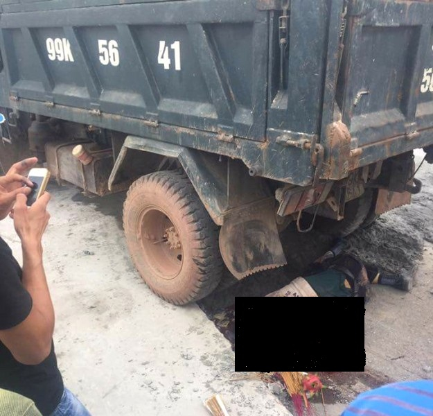 Xe tải mất lái đâm công nhân làm đường tử vong