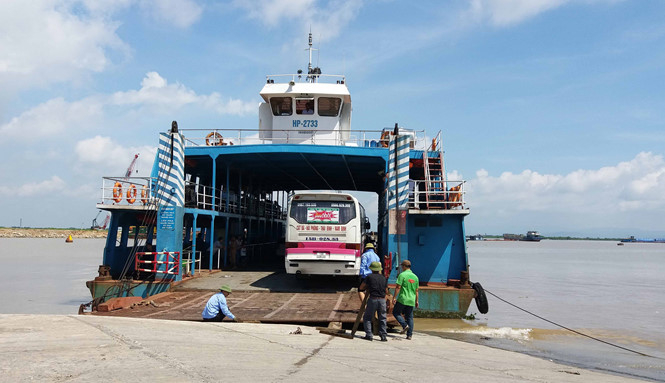 Bến phà Đình Vũ hối hả trong ngày hoạt động cuối c