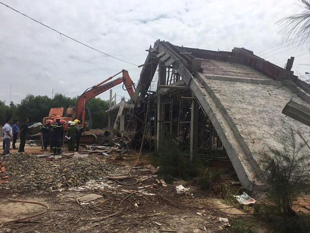 Sập cầu vòm qua suối, 3 công nhân bị vùi lấp