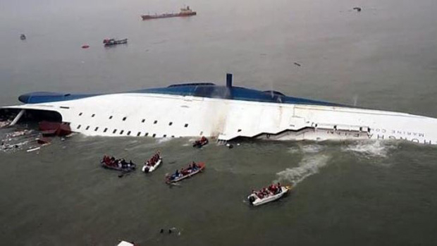 Clip ghi lại thảm kịch đắm phà Sewol được chính th