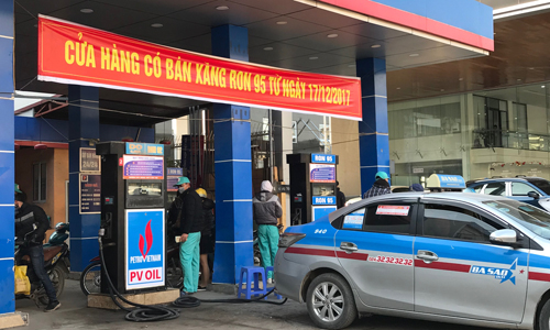 Khách hàng vẫn 'ngại' xăng E5