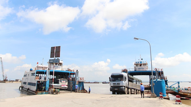 Xe 12 chỗ sẽ không được sang đảo Cát Bà