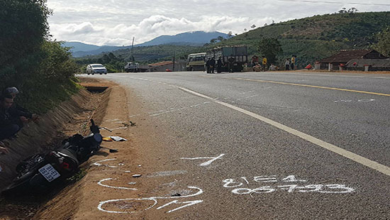 Đối đầu với xe tải, người điều khiển