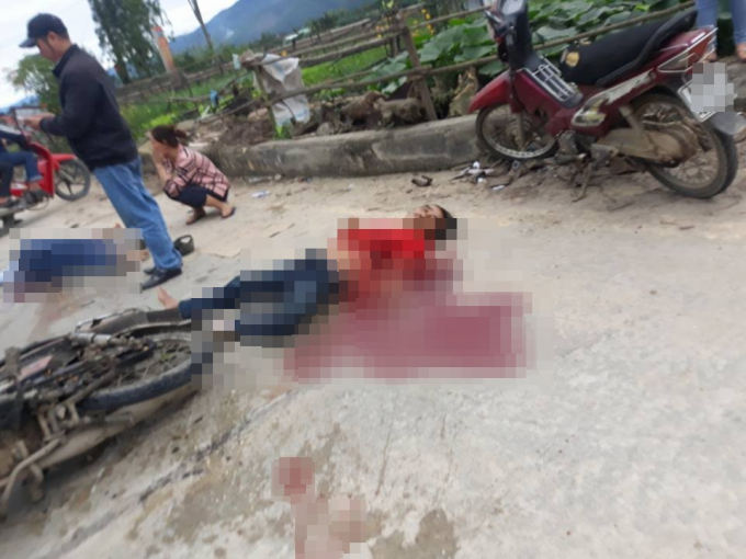 Va chạm với xe chở tôn, 2 người thương vong do bị 