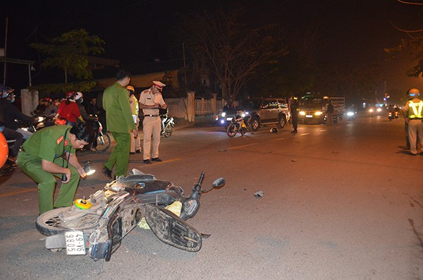 Tông vào hiện trường vụ tai nạn giao thông, 1 than