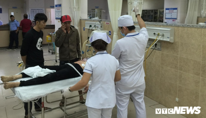 Phượt thủ chạy xe với tốc độ cao gây tai nạn, 3 ng