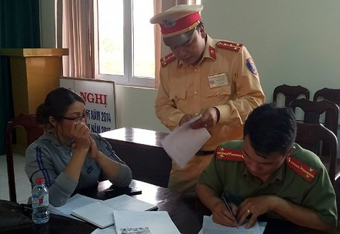 Vi phạm giao thông còn quay phim để vu khống CSGT