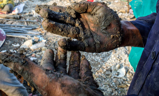 4 Nghề mót phế liệu trên công trường khu đô thị Th