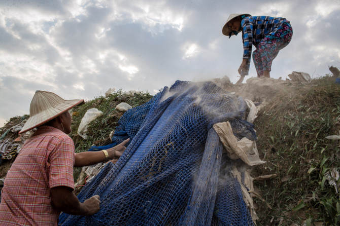 6 Nghề mót phế liệu trên công trường khu đô thị Th