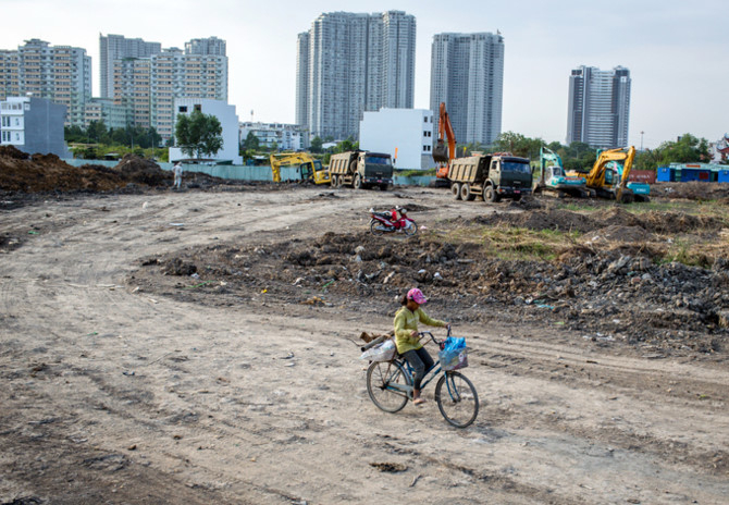 9 Nghề mót phế liệu trên công trường khu đô thị Th