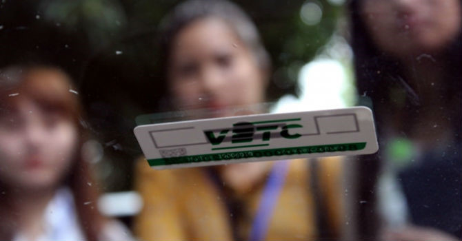 Hàng triệu ô tô có thể bị cưỡng chế dán thẻ thu ph