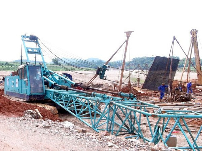 Sập cần cẩu ở Tuyên Quang, 2 người thiệt mạng