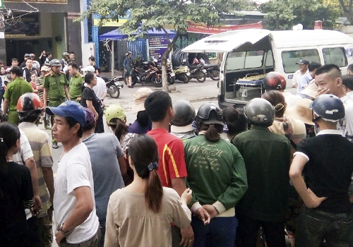 Bé trai 8 tuổi tử nạn dưới gầm xe bồn