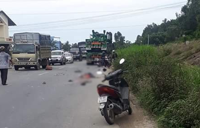 Hai vợ chồng đi làm thuê chết dưới bánh xe đầu kéo