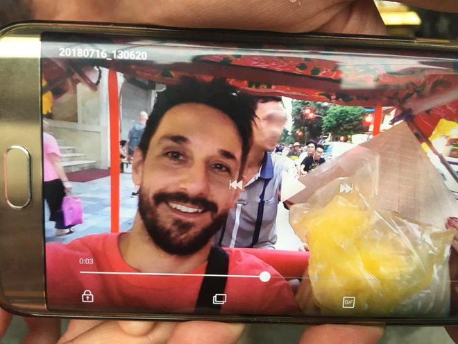 2 Tài xế xích lô lấy 1,5 triệu nhưng không trả lại