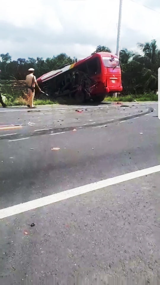 Tai nạn nghiêm trọng trên tuyến tránh Cai Lậy, 9 n