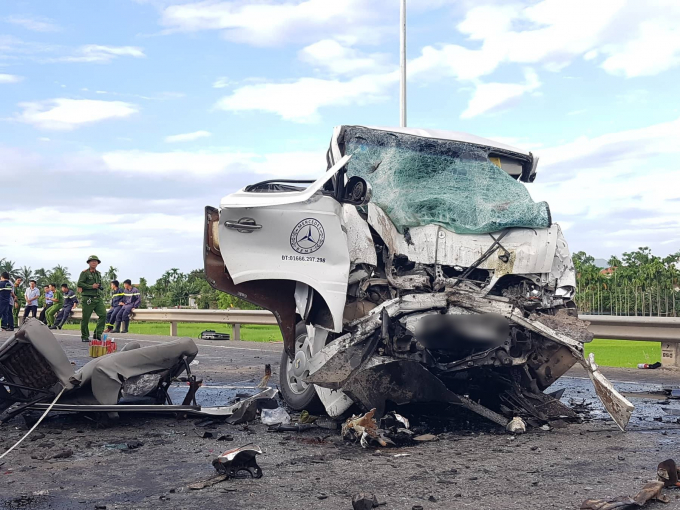 4 Cận cảnh hiện trường vụ TNGT thảm khốc khiến 13 