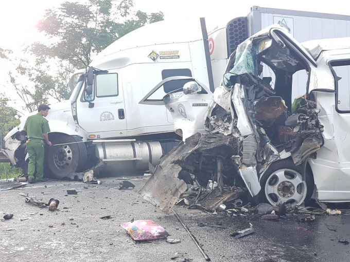 5 Cận cảnh hiện trường vụ TNGT thảm khốc khiến 13 