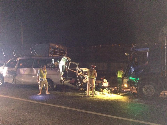 4 xe va chạm liên hoàn ở Đồng Nai, 12 người thương