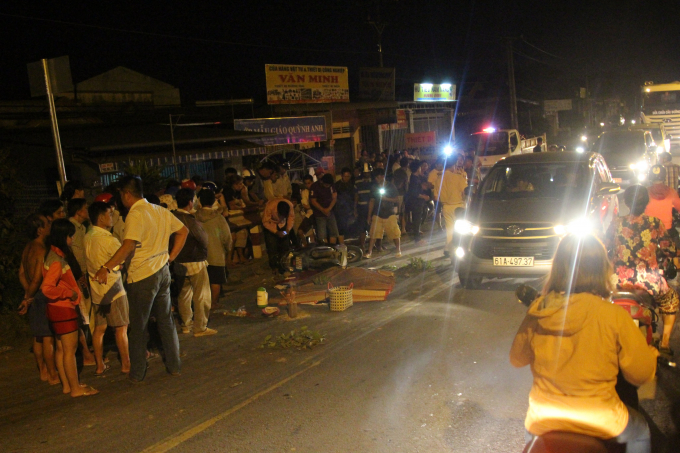 Xe tải tông chết chị thợ hồ rồi bỏ chạy